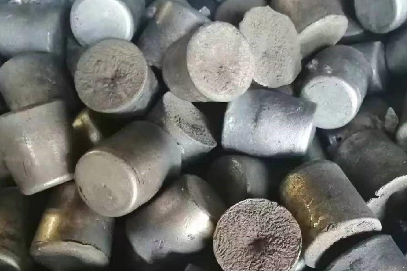 Cilpebs de molienda fundidos