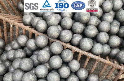 Broyeur à boulets pour broyer des billes d'acier